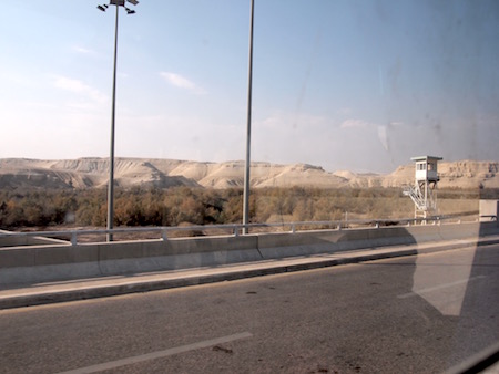 イスラエル国境を越えてヨルダンへ