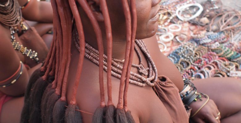 ヒンバ族の世界で一番個性的な髪型