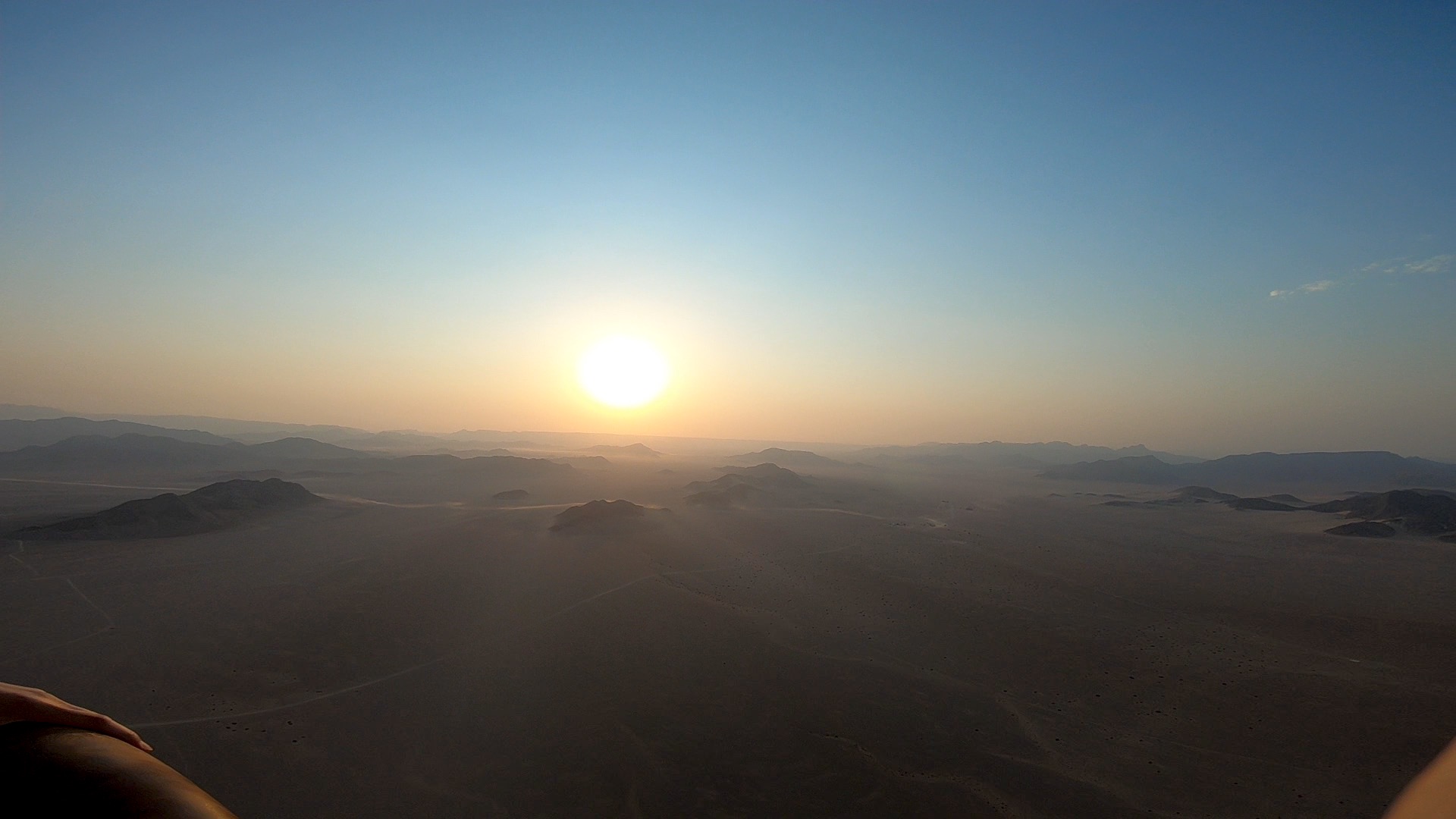 ナミブ砂漠で初気球体験！